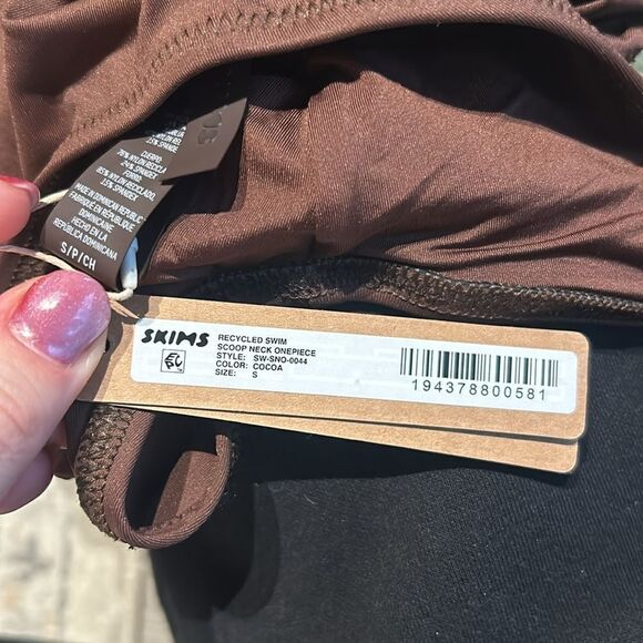 - BNWT Skims Swim Scoop Neck One Piece Cocoa - Picture 7 of 7